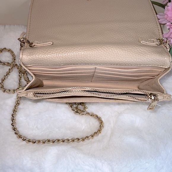 BCBG Paris Crossbody Bag 💕 Beautiful - Picture 7 of 14